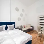 Zelazna Downtown By Bookinghost Apartmán