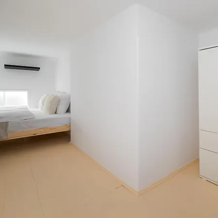 żelazna Downtown By Bookinghost *