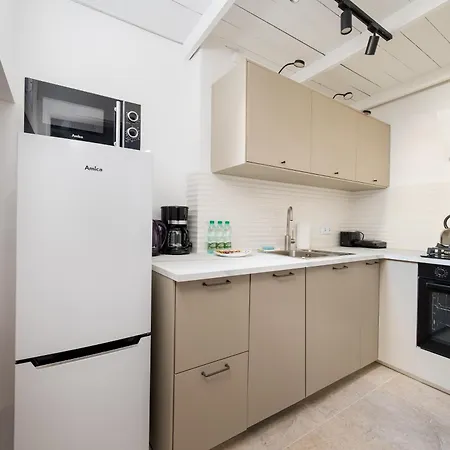 żelazna Downtown By Bookinghost * Warszawa