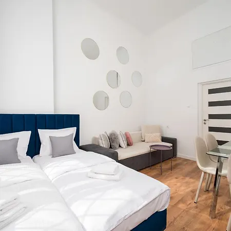 żelazna Downtown By Bookinghost Apartament